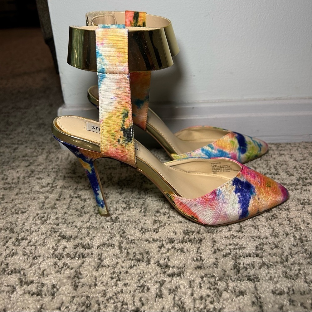 Steve Madden Peggie Tie-Dye Pointed Toe Gold Ankle Strap Heels Size 7.5